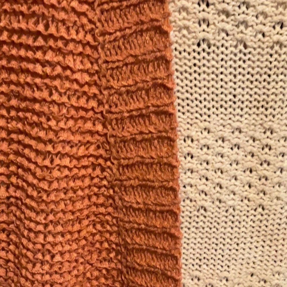 ⚠️⚠️⚠️BOGOHO⚠️⚠️⚠️Umgee Women's Crochet Sweater Vest—Size Small - Picture 7 of 9